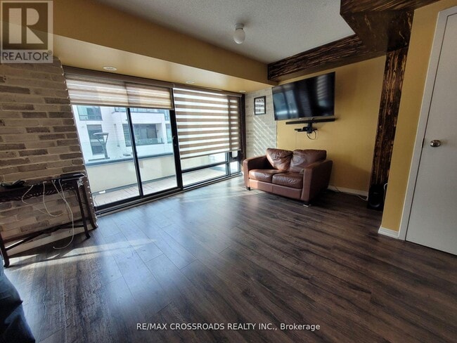 Photo - 134 Widdicombe Hill Blvd