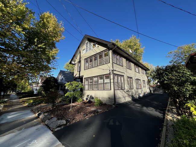 Photo - 1701 Taylor St NE Unit 3