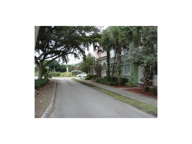 Photo - 1705 Johnson St