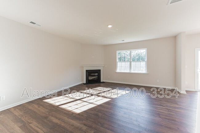 Photo - 114 Sequoia Frst Dr
