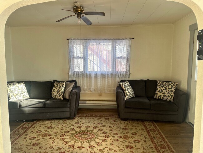 Photo - 441 Willow St