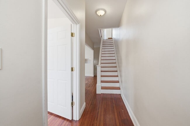 Photo - 720 Gresham Pl NW