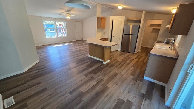 Photo - 178 Moonbeam Ln