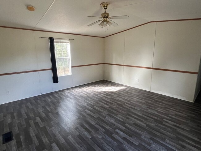 Photo - 3 Bedroom, 2 bathroom Mobile Home on large lot