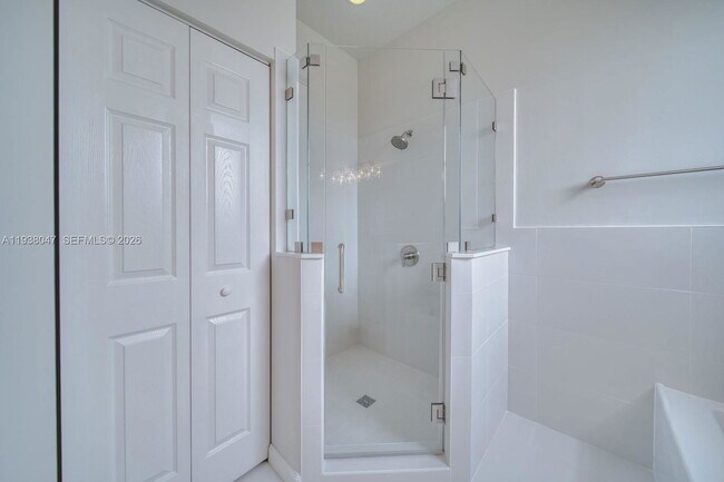 Photo - 2479 NE 4th St