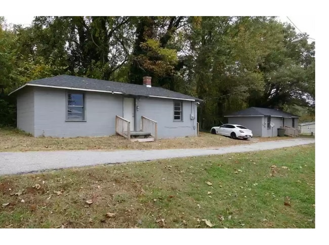 Photo - 201 Lee St House
