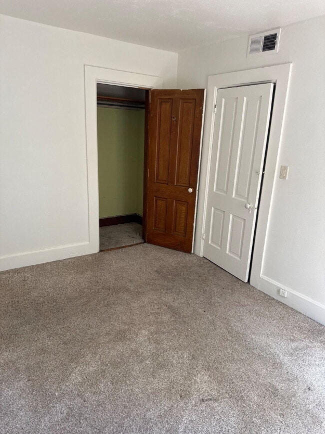 Photo - 2252 S Winchester St
