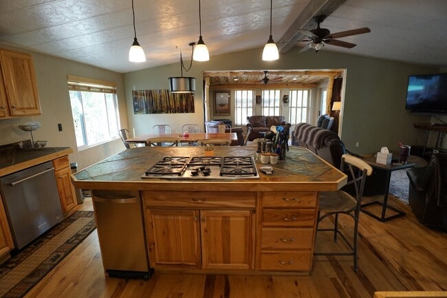 Photo - Great Home in Conifer near Conifer High School!!