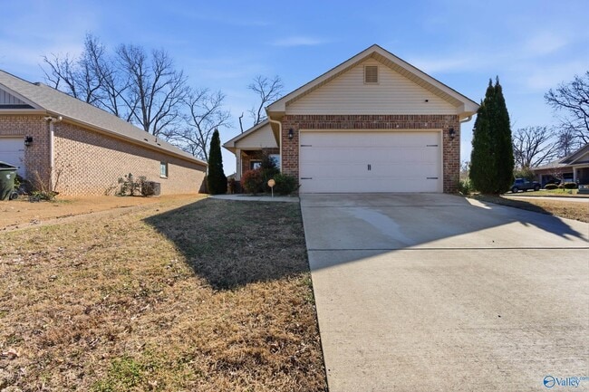 Building Photo - 150 Shrewsberry Dr