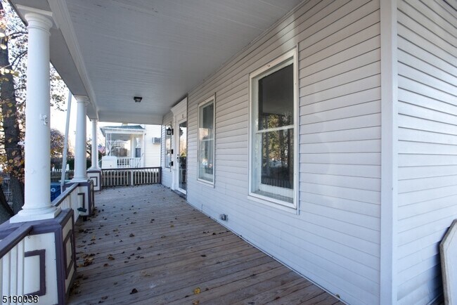 Photo - 31 Cloverhill Pl