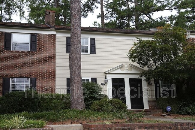 Photo - 3719 Jamestown Cir