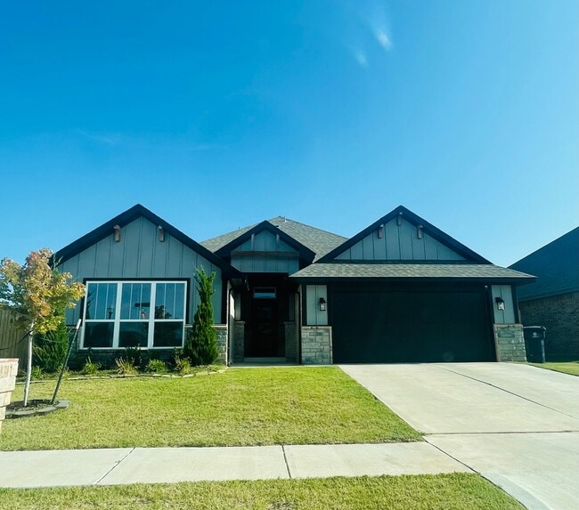 Photo - 1121 SW 140th St House