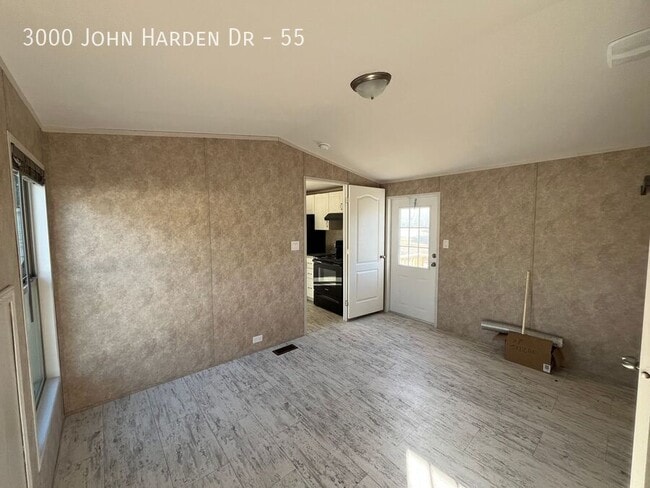 Photo - 3000 John Harden Dr