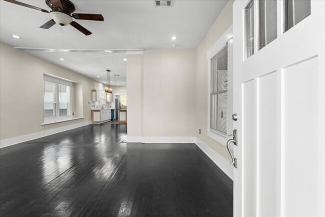 Photo - 213 Grace St