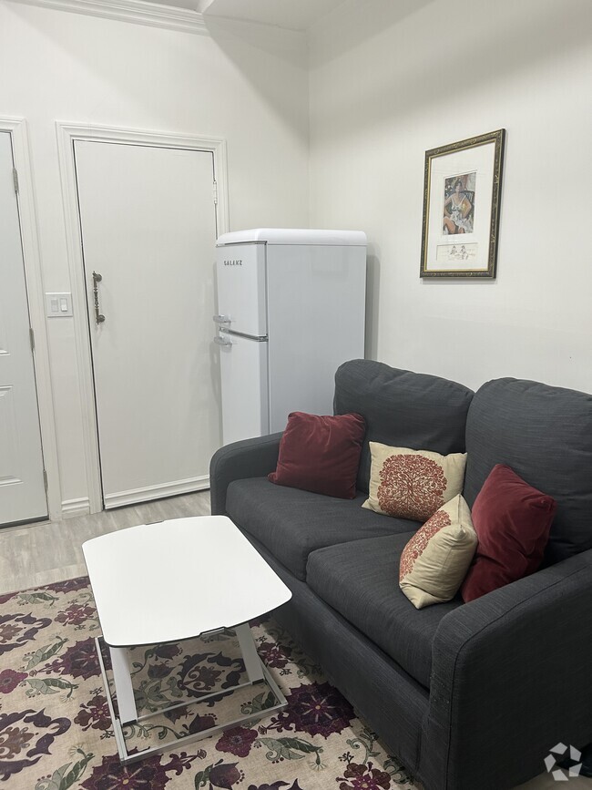 Building Photo - 532 S Irving Blvd Unit Garden Cottage Rental