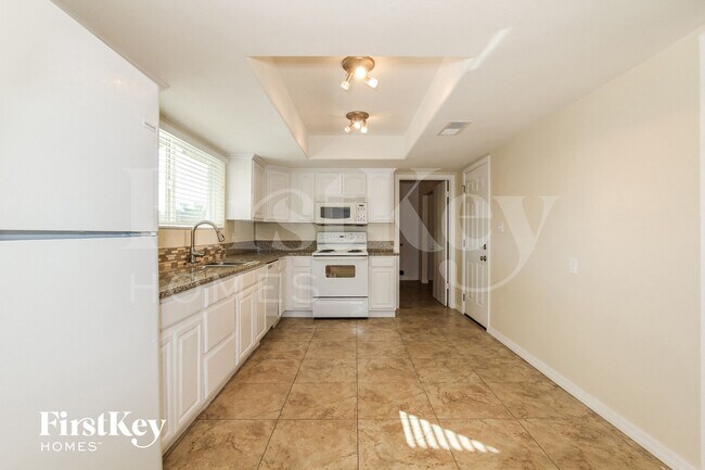 Photo - 3827 W Loma Ln