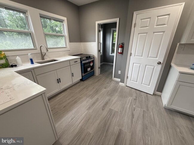 Photo - 178 Crosswicks Rd