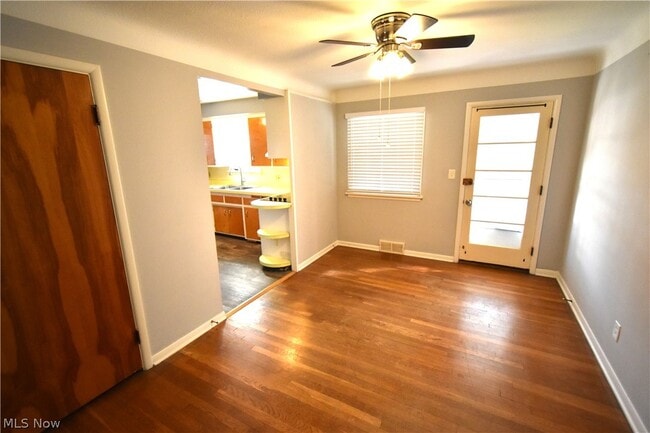 Photo - 2761 Forestview Ave