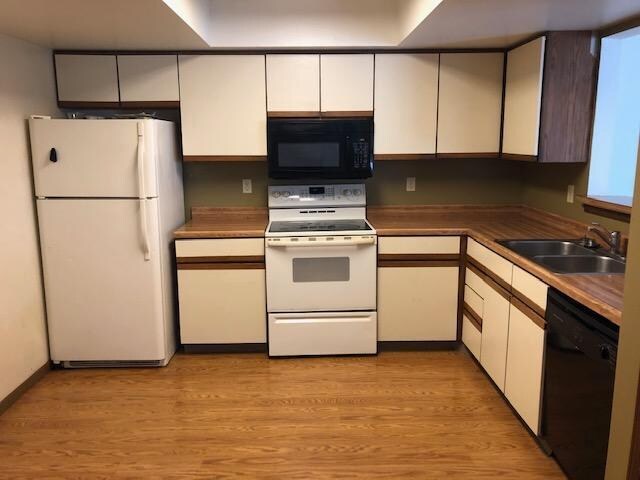 Photo - 449 Foxfire Dr