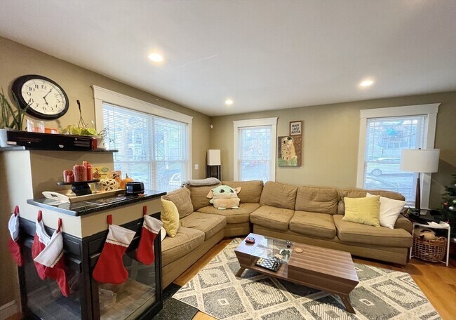 Photo - 23 Iroquois St Unidad Street