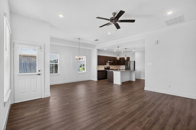 Photo - Beautiful 3-Bedroom Home with Open Floor Plan, Washer & Dryer Included in Conroe