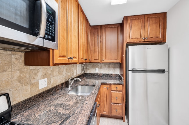 Photo - 2401 H St NW Unidad 808