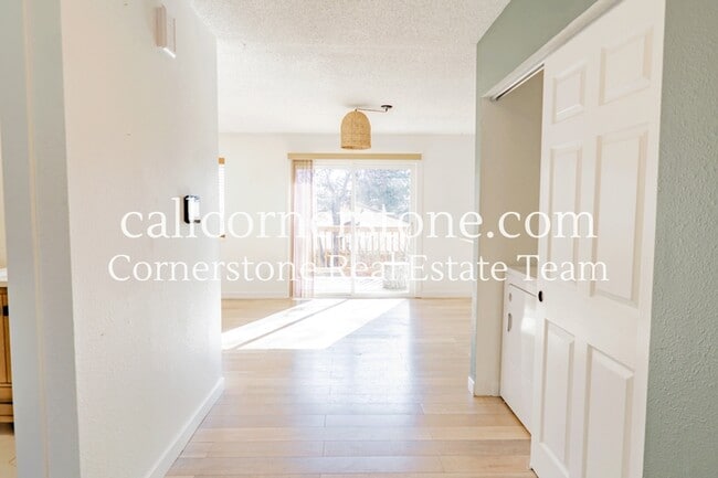 Photo - 419 S Chelton Rd