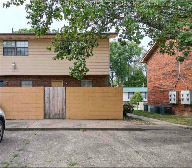 Photo - 108 Garden Ln