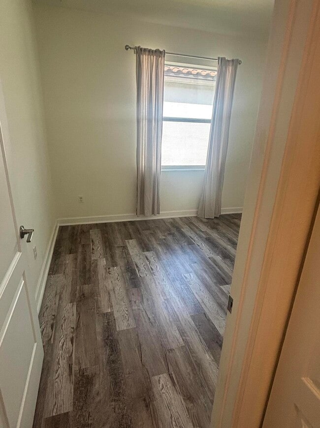 Photo - 8010 NW Greenbank Cir