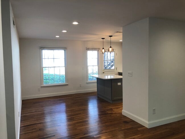 Photo - 139 E Hill St Unidad 39