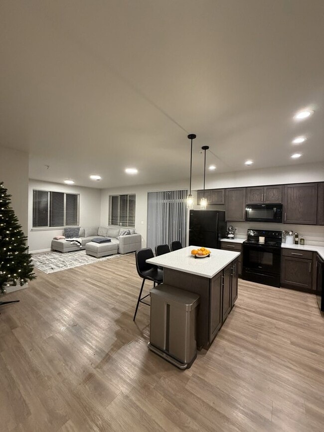 Building Photo - 920 E 4th Ave Unit 920 E 4th Ave #S203