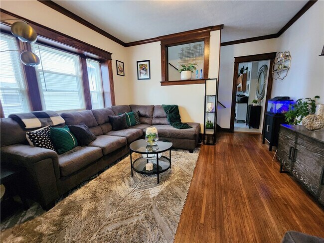 Photo - 674 Parsells Ave