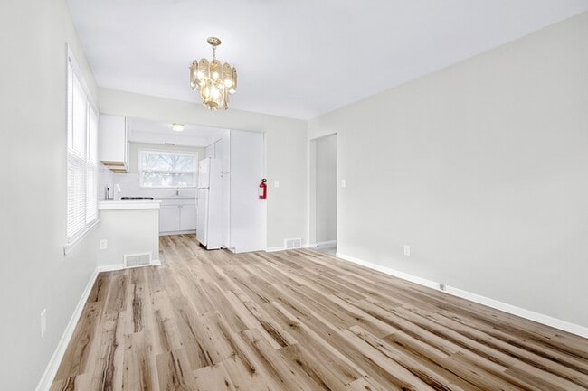 Photo - 1382 Montie Rd