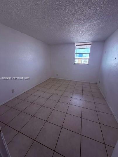 Building Photo - 4550 NW 9th St Unit 911E