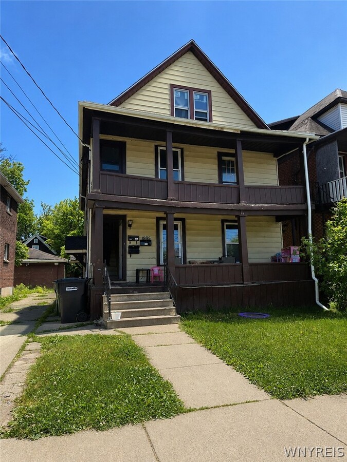 Photo - 1935 Niagara St