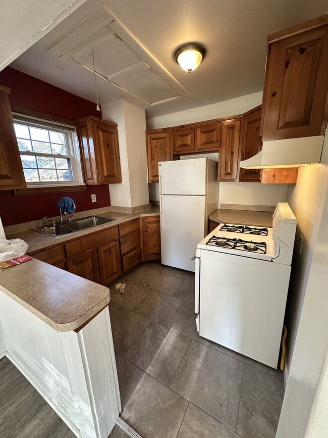 Photo - 9421 Peachtree St Unit 9421 Peachtree Street # B