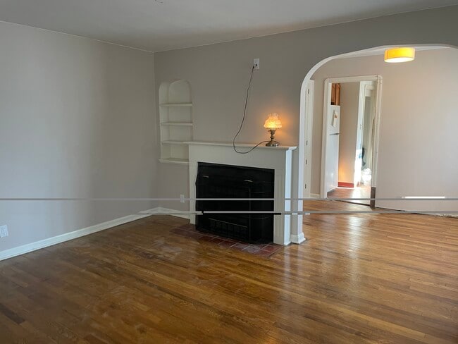 Building Photo - 4361 W 58th St