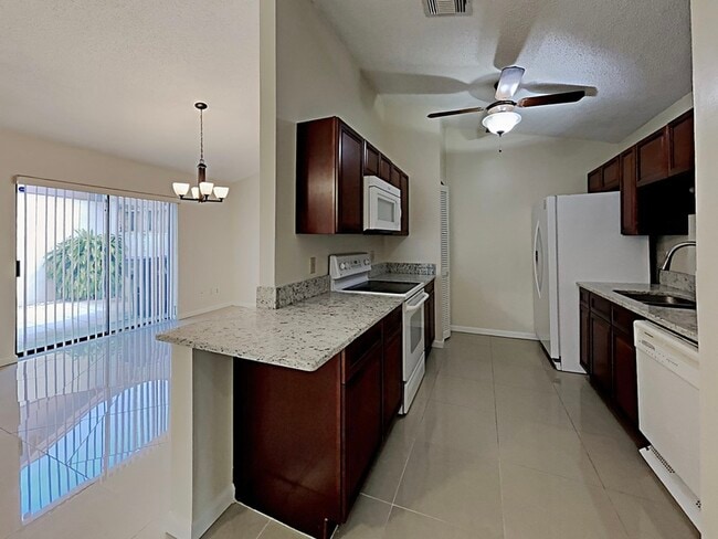 Photo - 1424 Drayton Ct