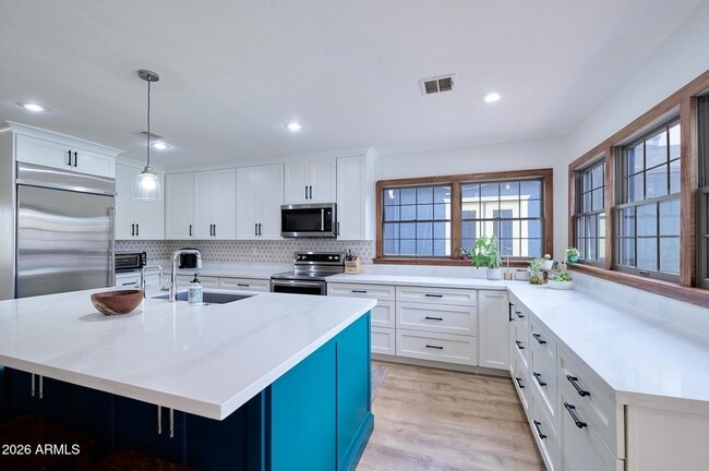 Photo - 1708 E Montebello Ave