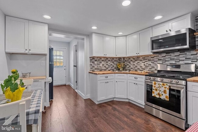 Photo - 2846 Almond St