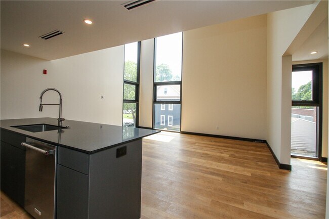 Photo - 33 Russell St