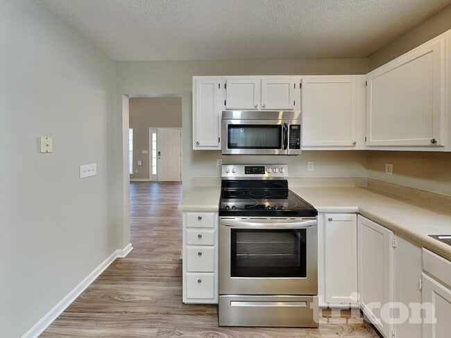 Photo - 524 Chisolm Way