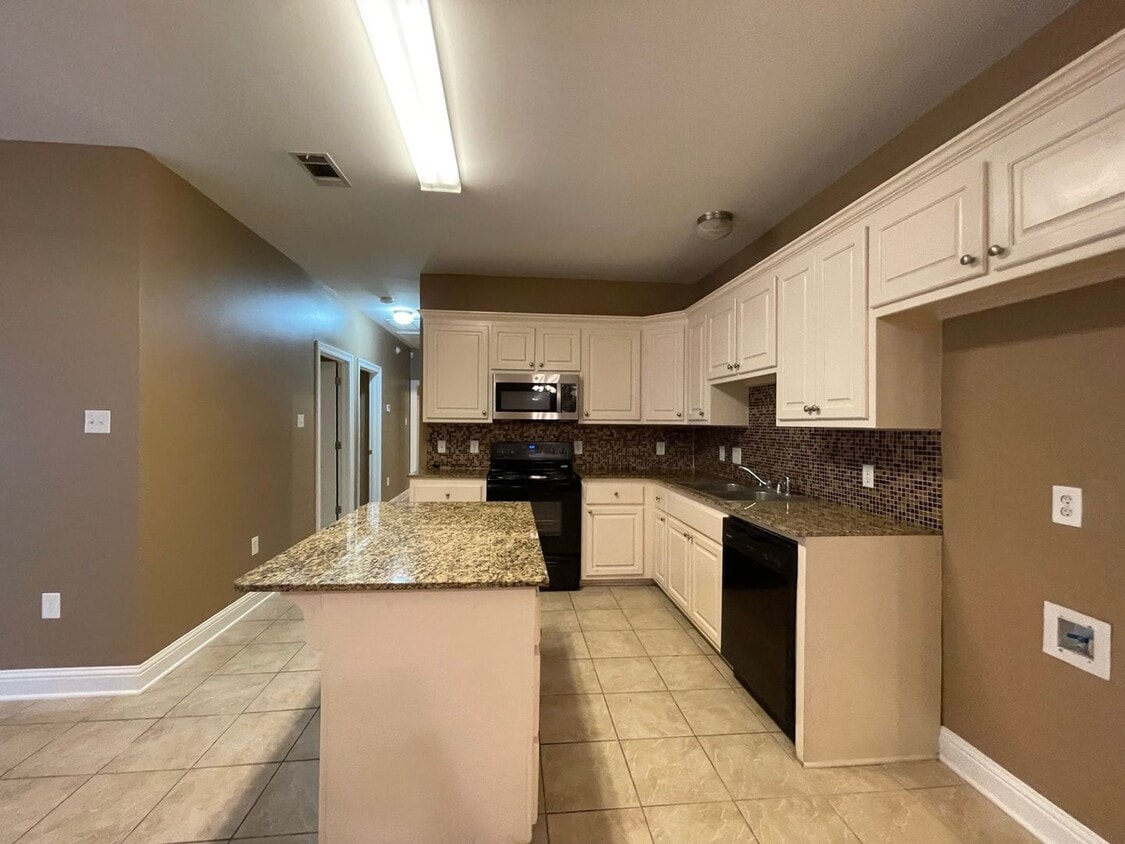 3 bedroom house off Old Hammond Hwy near M... - 3 bedroom house off Old Hammond Hwy near M...