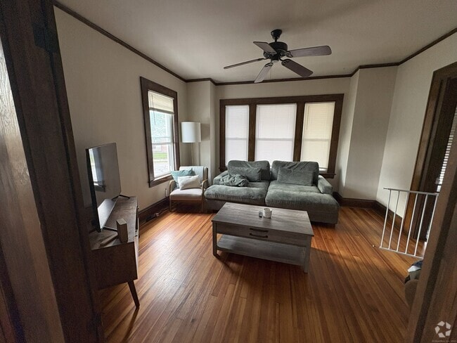 Building Photo - 36 Monroe St Rental