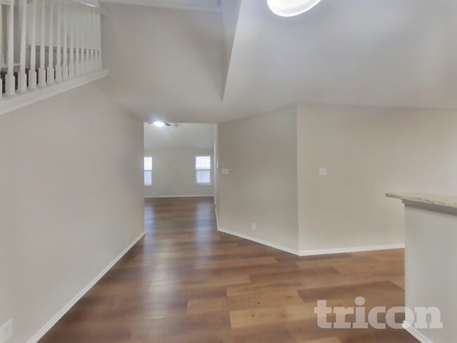 Photo - 9918 Autumn Arch