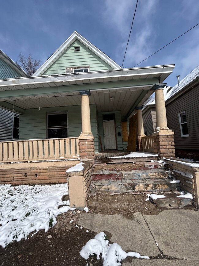 Building Photo - 1811 W Millman St