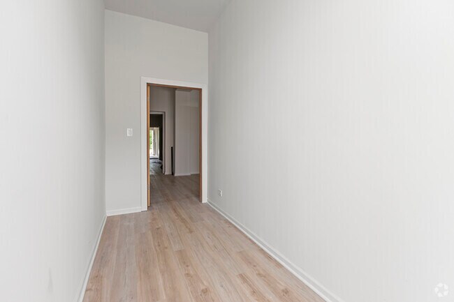 Building Photo - 3121 N California Ave Unit 1 Rental