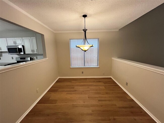 Photo - 1518 White Oak Loop