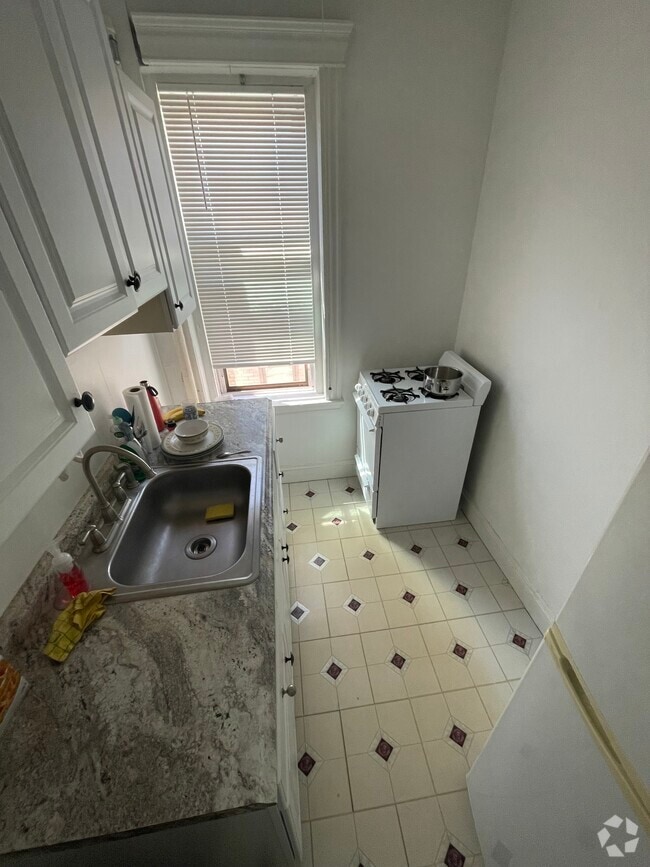 Building Photo - 380 Riverway Unit 24 Rental