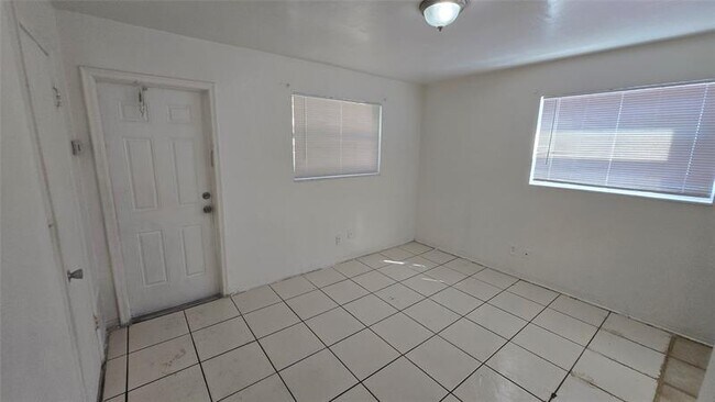 Photo - 2501 Pierce St Unit 1